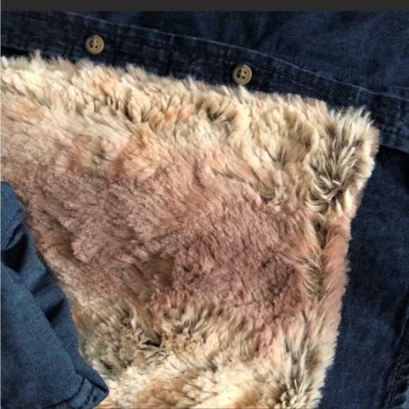 Kate Rosy Faux Fur Vest - Picture 5 of 7